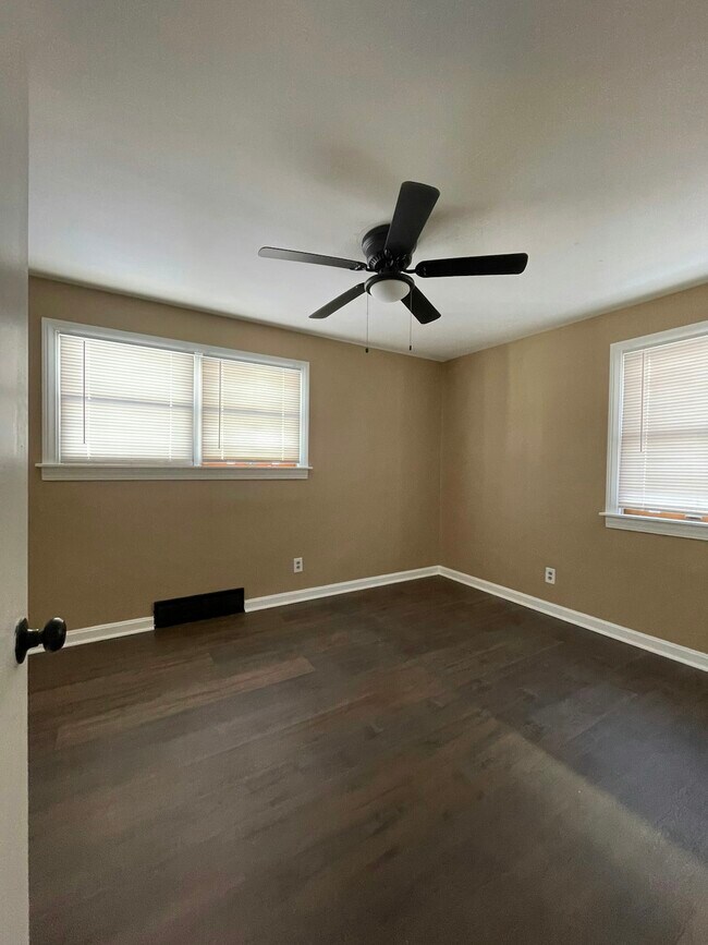 Building Photo - 4273 Delridge Dr