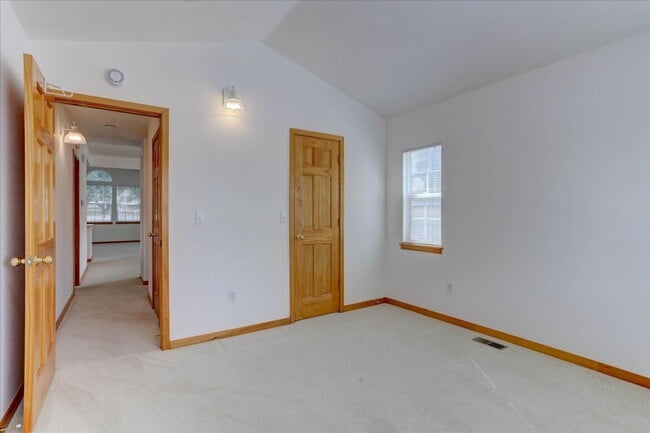 Building Photo - 2462 Concord Cir