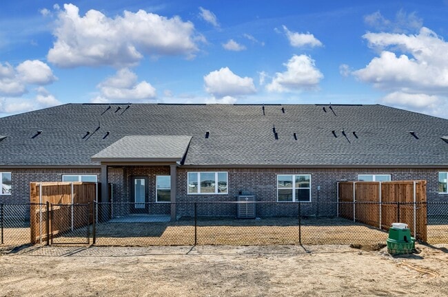 Building Photo - AVAILABLE NOW!  CUL-DE-SAC TRIPLEX LOT LOCATED ON 1-ACRE IN MIDLOTHIAN, TX!
