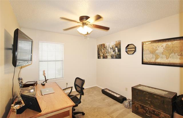 Building Photo - 910 Elliott Dr