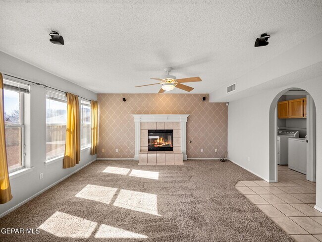 Building Photo - 4572 Loma Linda Cir