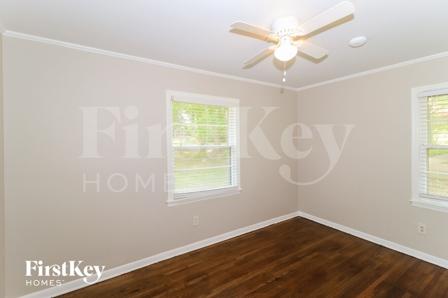 Building Photo - 3021 Chaucer Ln