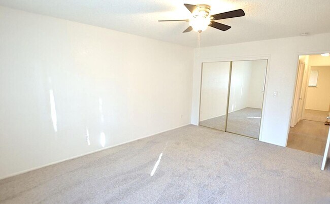 Building Photo - 5510-5510 Fair Oaks Blvd