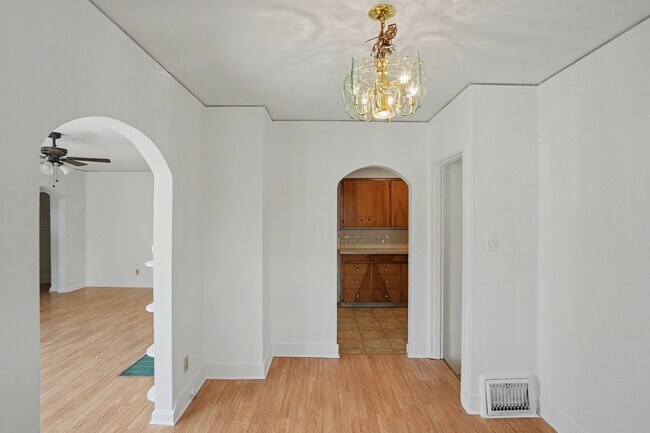 Building Photo - 1470 Capitol St NE