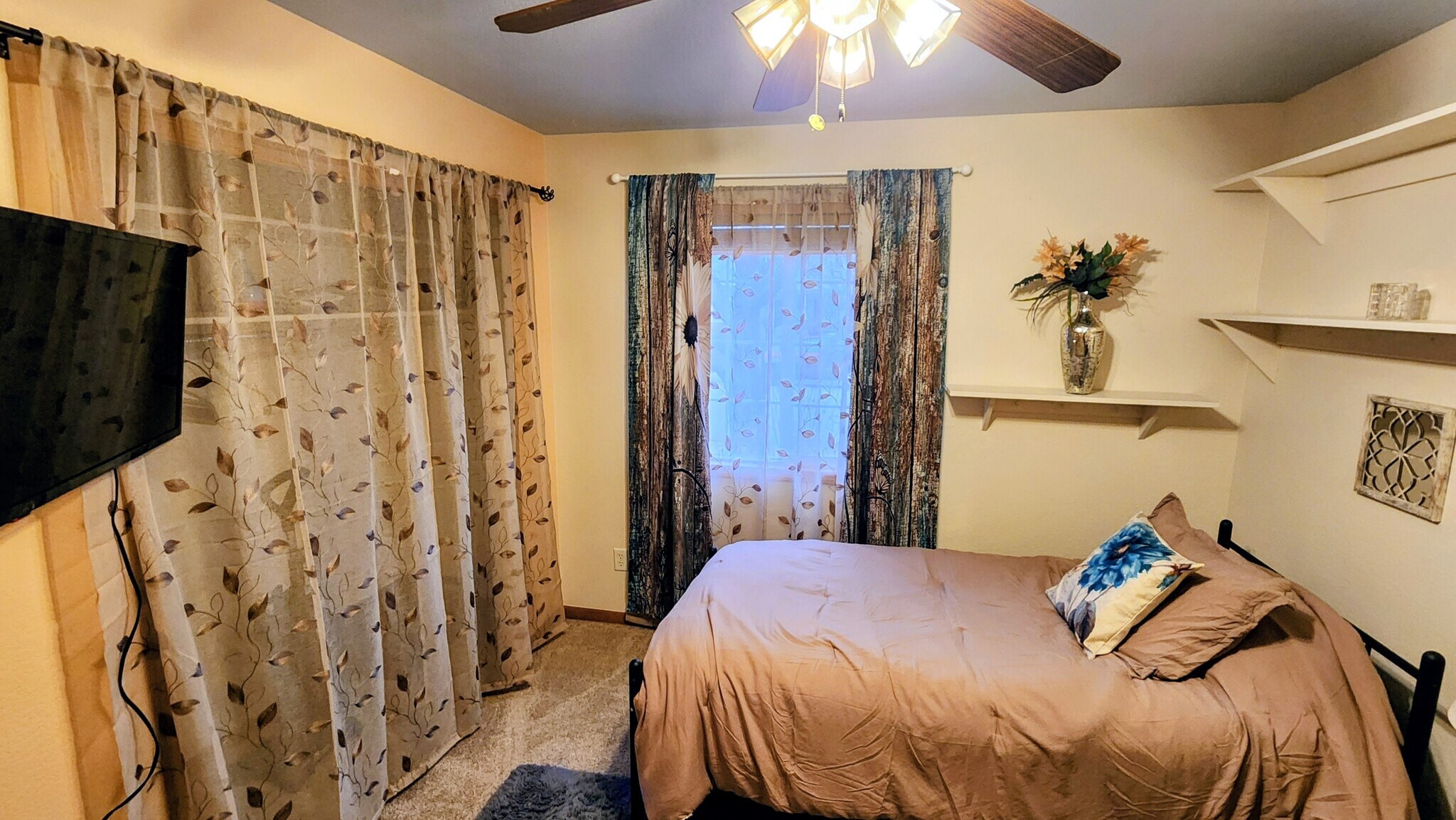 Building Photo - 371 Cardinal Ave