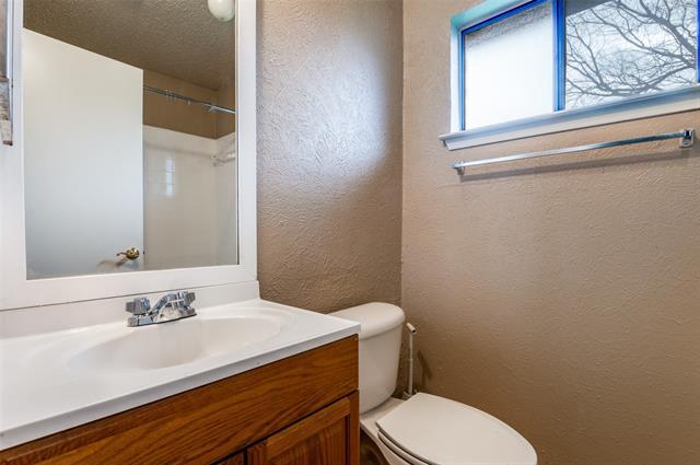 Building Photo - 2922 Pepperidge Dr E