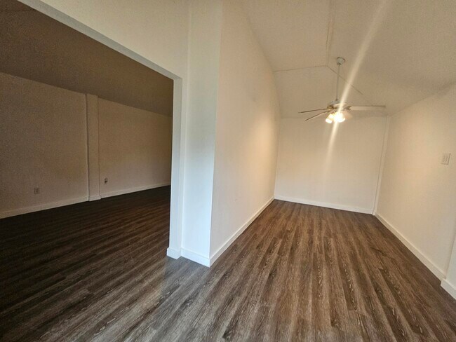 Building Photo - 3215 SE Pinto St