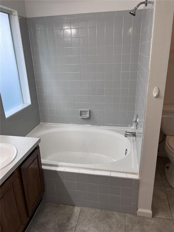 Building Photo - 2106 Darlington Oak Dr