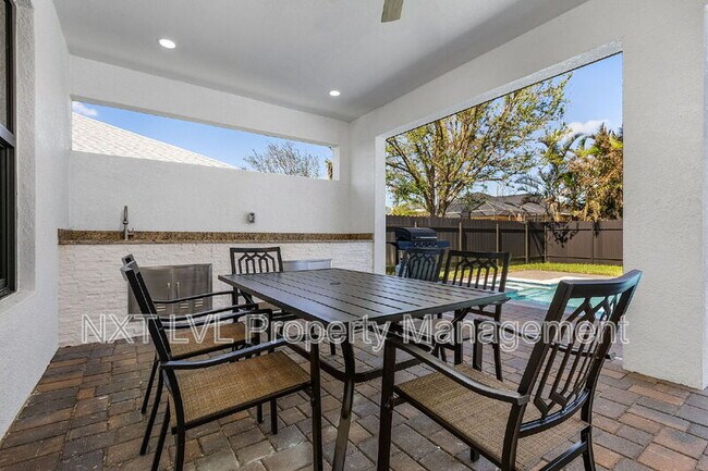 Building Photo - 1925 SW 3rd Terrace