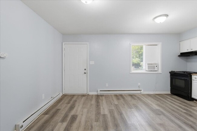 Building Photo - 8820 E 45th St