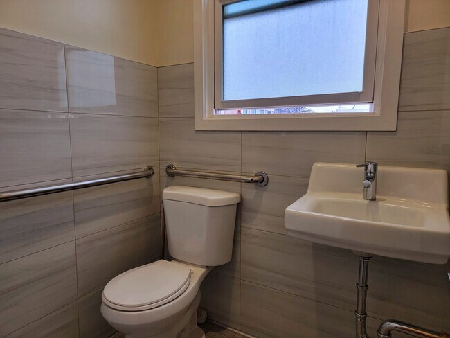 Building Photo - Broadwell, LLC (Broadway-Powell)