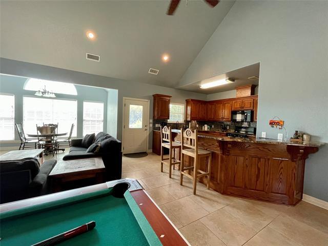 Building Photo - 324 FM 1971