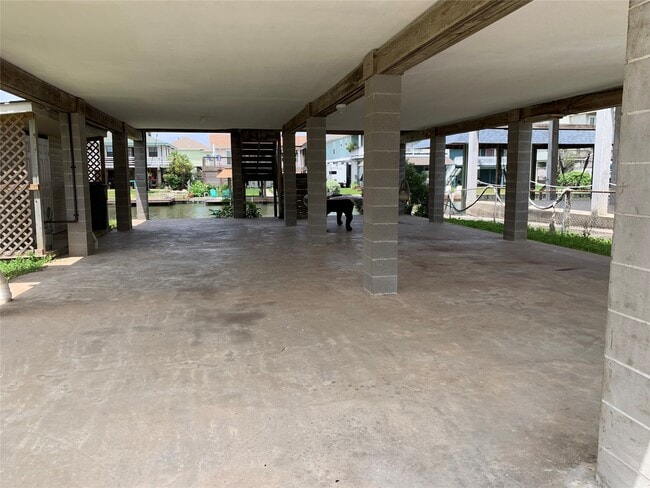 Building Photo - 585 Warsaw Dr