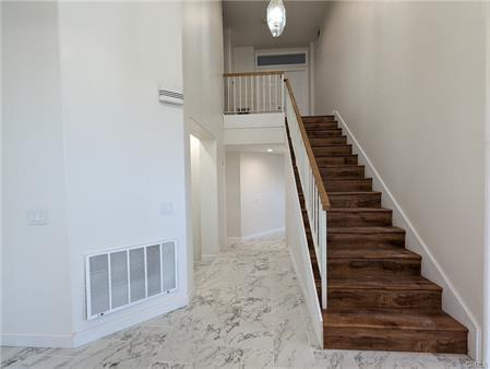 Building Photo - 42057 Parkmont Dr