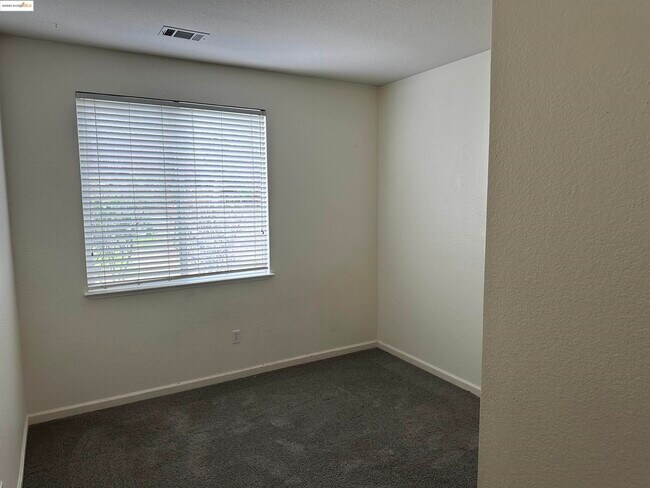 Building Photo - 1843 Crown Peak Way