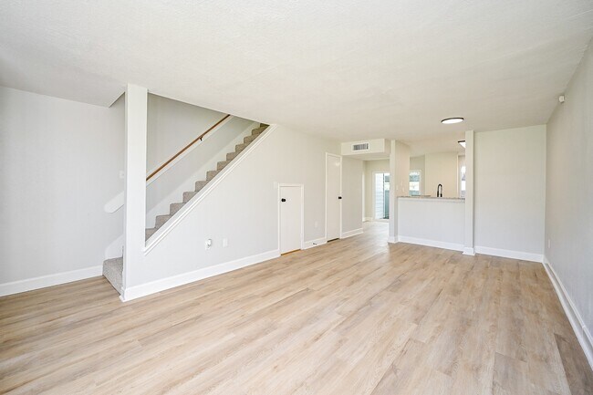 Building Photo - 260 El Dorado Blvd