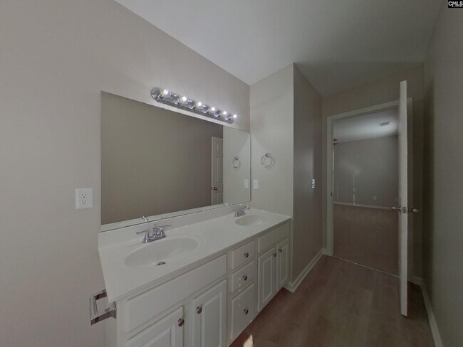 Building Photo - 137 Chatham Trace