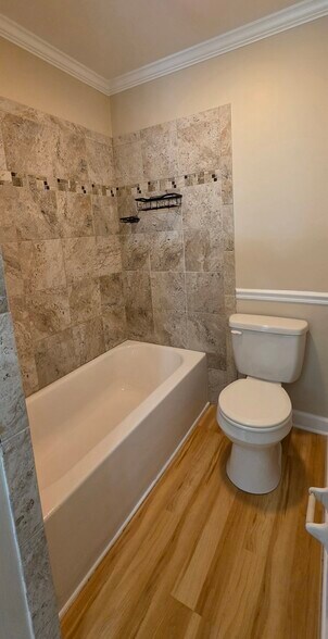 Building Photo - 1010 Damon Dr