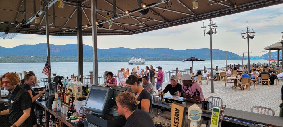 Building Photo - 176 Montgomery St