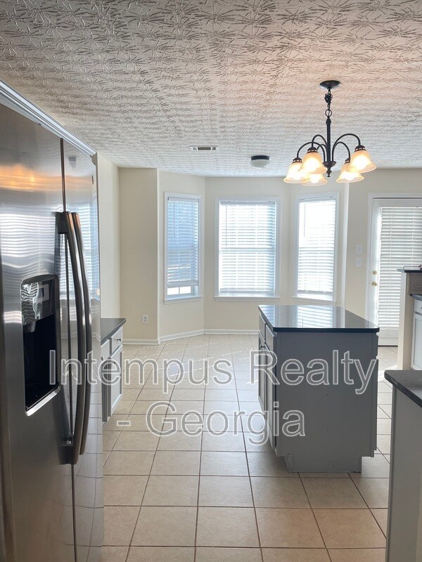 Building Photo - 2054 Pierce Way