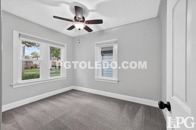 Building Photo - 2428 Bucklew Dr