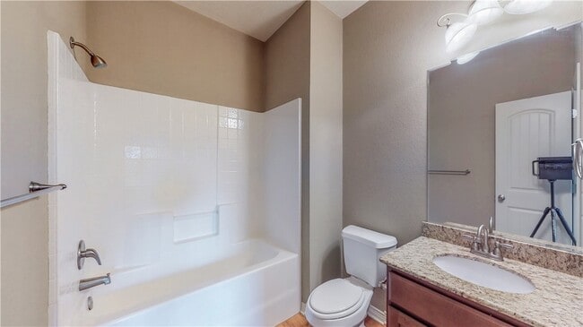 Building Photo - 2700 Horse Haven Ln