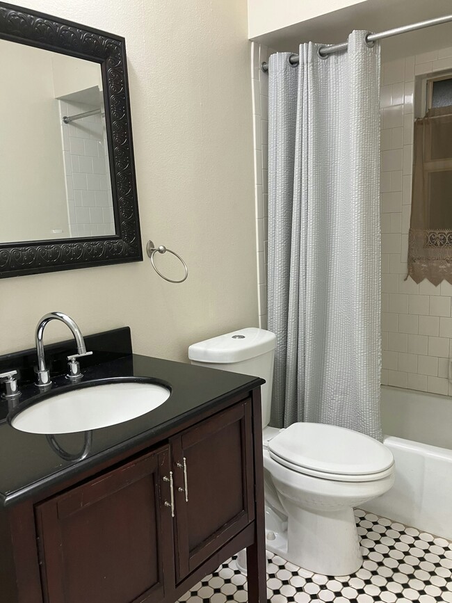 Building Photo - 3808 Tonkin Dr