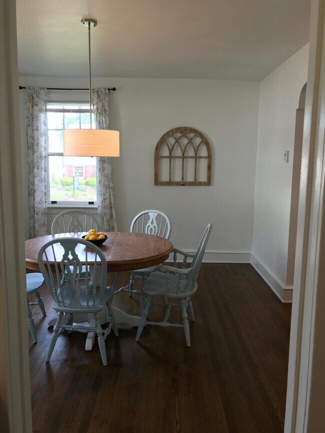 Dining room - 2344 Huntingdon Pike