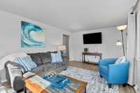 Building Photo - 3 BR 1.5 BA ranch house w/ large garage