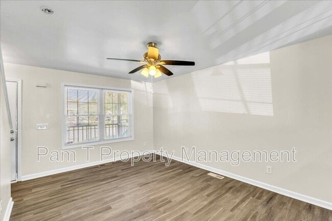 Building Photo - 1304 Dieter St