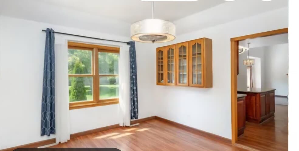 Building Photo - 5261 Oakbrook Dr