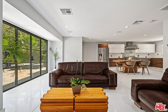 Building Photo - 22263 Buenaventura St