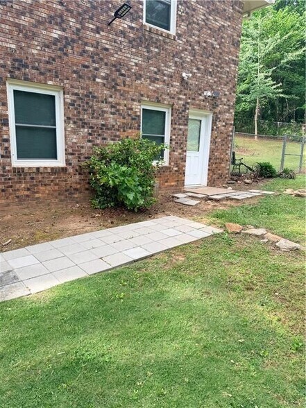 Building Photo - 1398 Branchwood Dr
