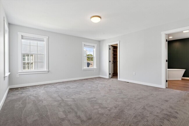 Building Photo - Available Immediately – 4 Bedroom, 2.5 Bat...