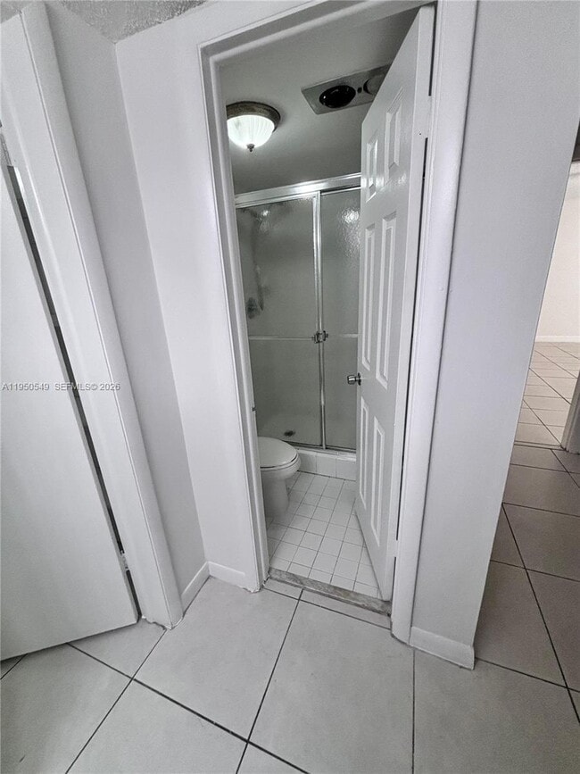 Building Photo - 430 Commodore Dr