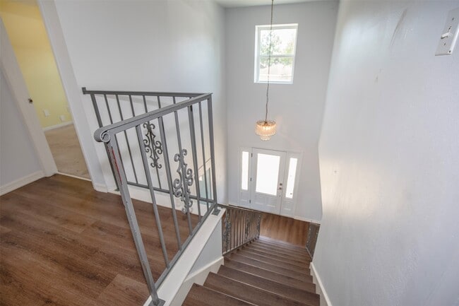 Building Photo - 8903 Kirkmont Dr