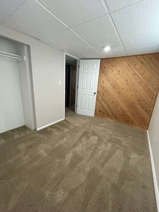 Building Photo - 9131 W 90th Pl