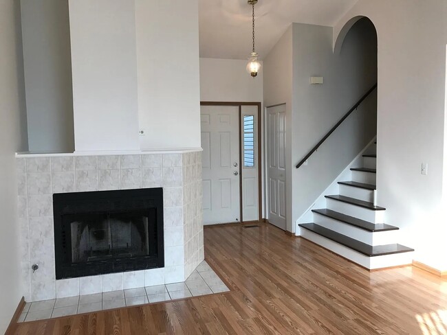 Building Photo - 8 Crabapple Ct