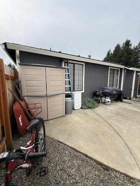 Building Photo - 570 Malibu Dr SE