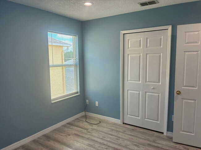 Building Photo - 2641 Emerald Island Blvd