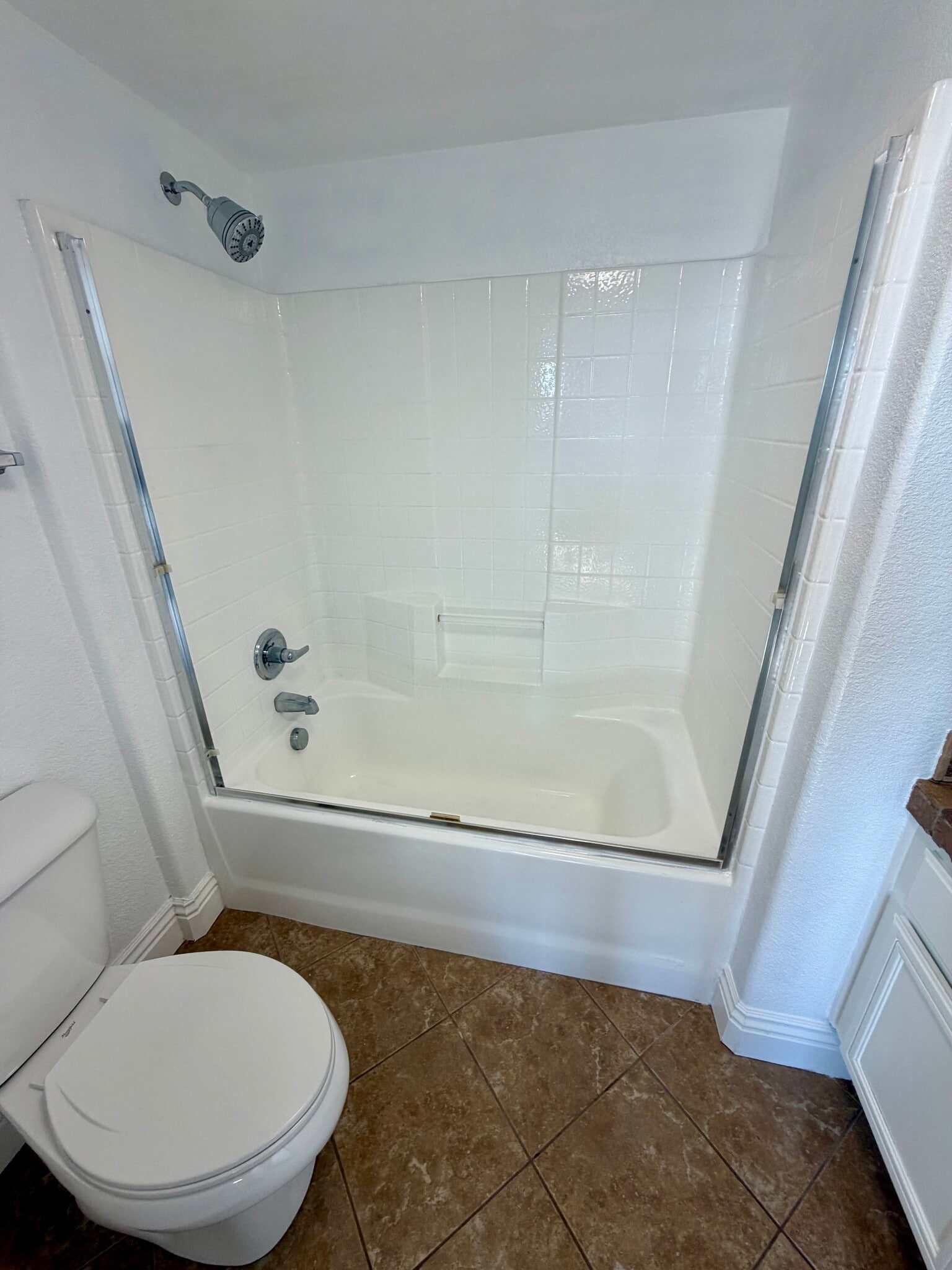 2nd Primary room shower - 4942 Haight Trl