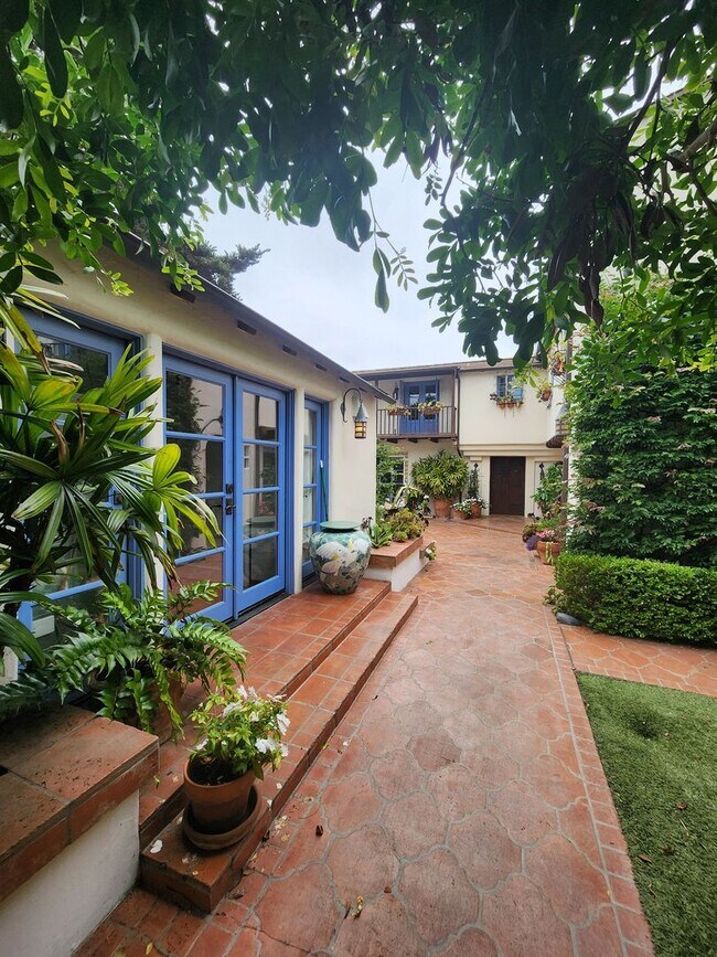 Building Photo - Your Own World in La Jolla! - One-Of-A-Kin...