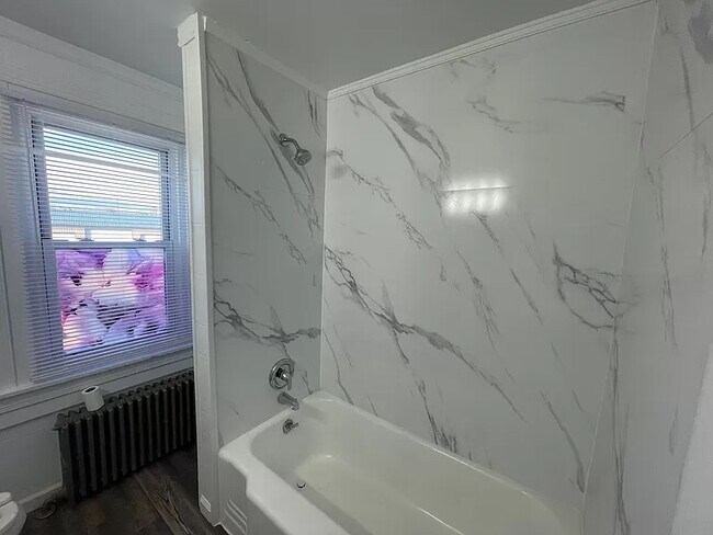 Building Photo - 47 W 17th St