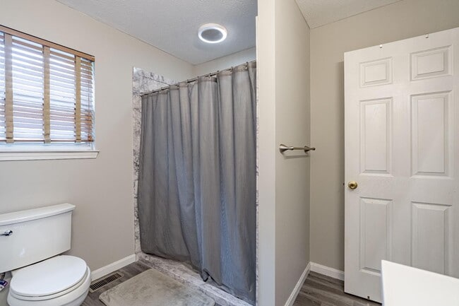 Building Photo - 511 Henry St