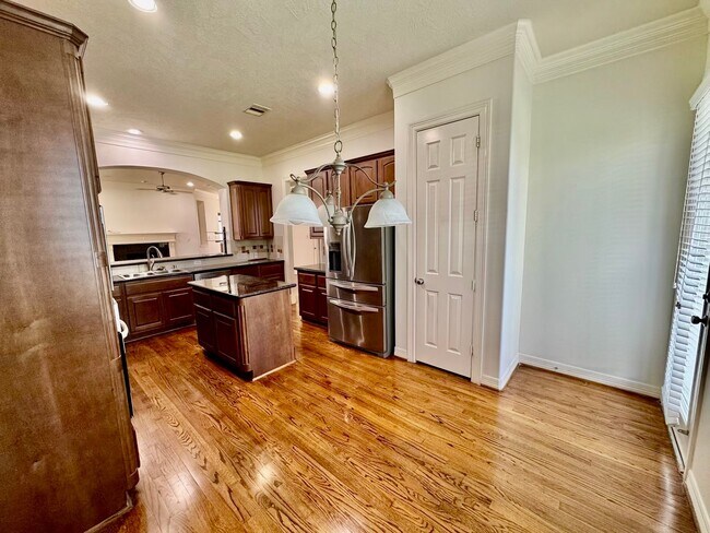 Building Photo - 7608 Janak Dr