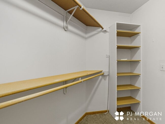 Building Photo - 3 Bedroom, 3 Bathroom - Available Immediately
