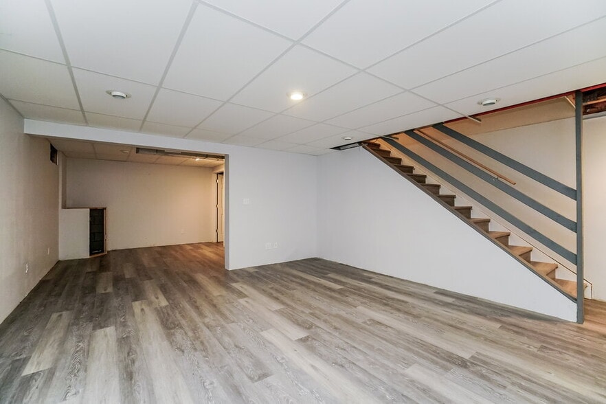 Building Photo - 438 Wheatfield Dr