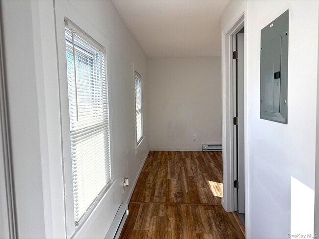 Building Photo - 447 NY-376