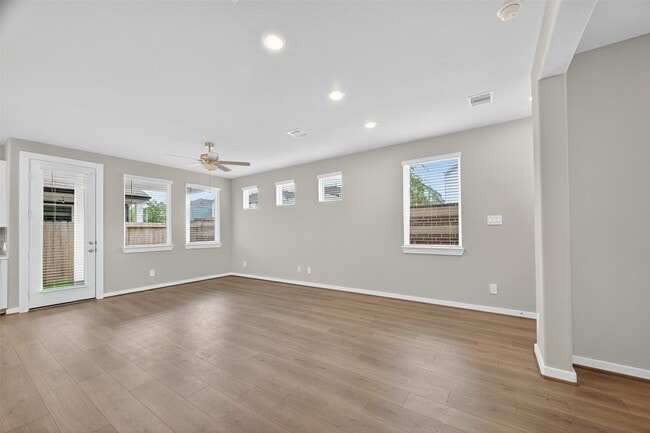 Building Photo - 4121 Fig Grv St