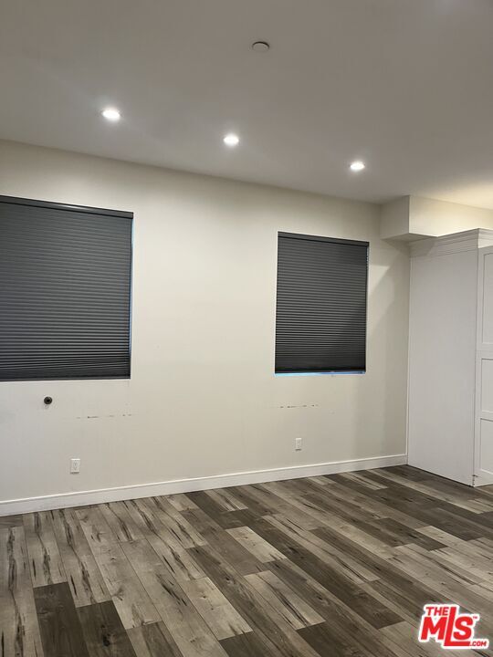 Building Photo - 3955 1/2 S Budlong Ave